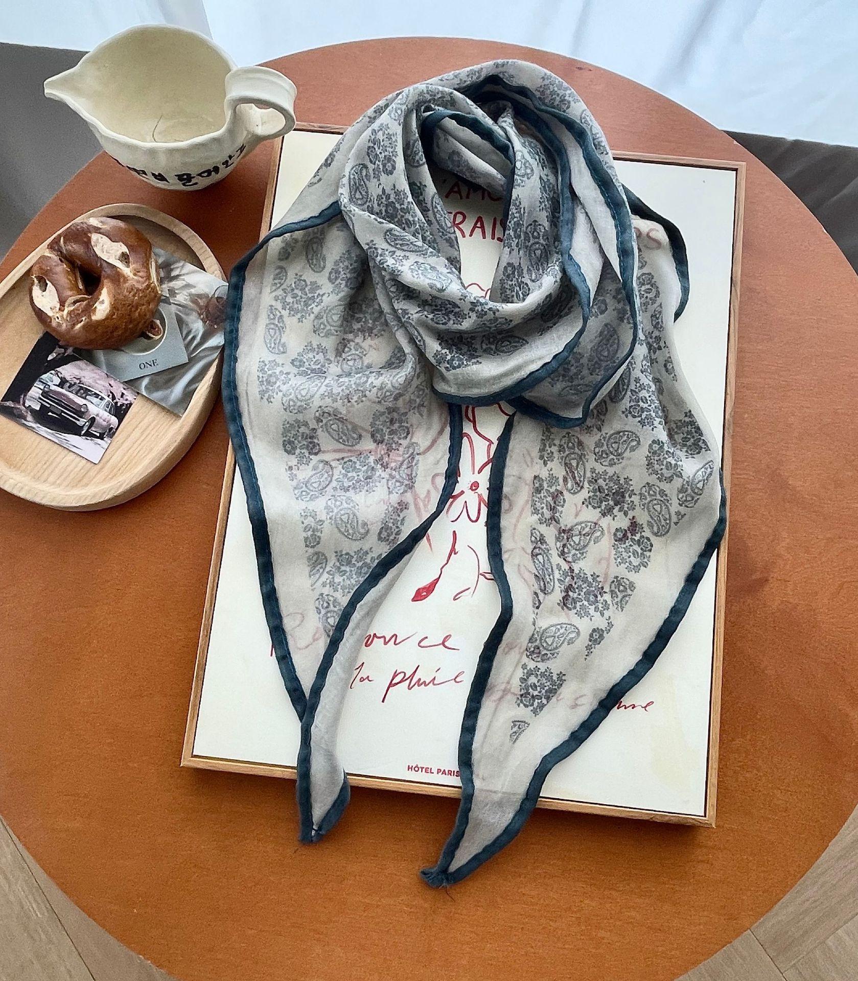Cotton and linen! [Art Wandering] Retro Cashew Flower Silk Scarf Women s Spring and Autumn Thin Versatile Casual Rhombus Scarf Increase