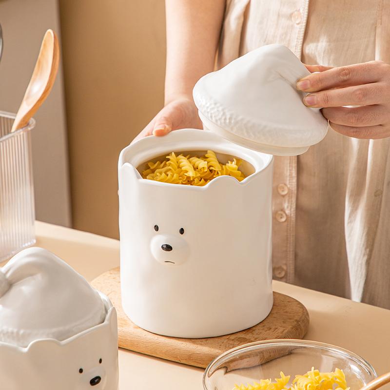 White Ceramic Bear Storage Jar Food Grains Dried Fruit Storage Jar Moisture-proof Snacks Storage Jar Kitchen Accessories 750ML