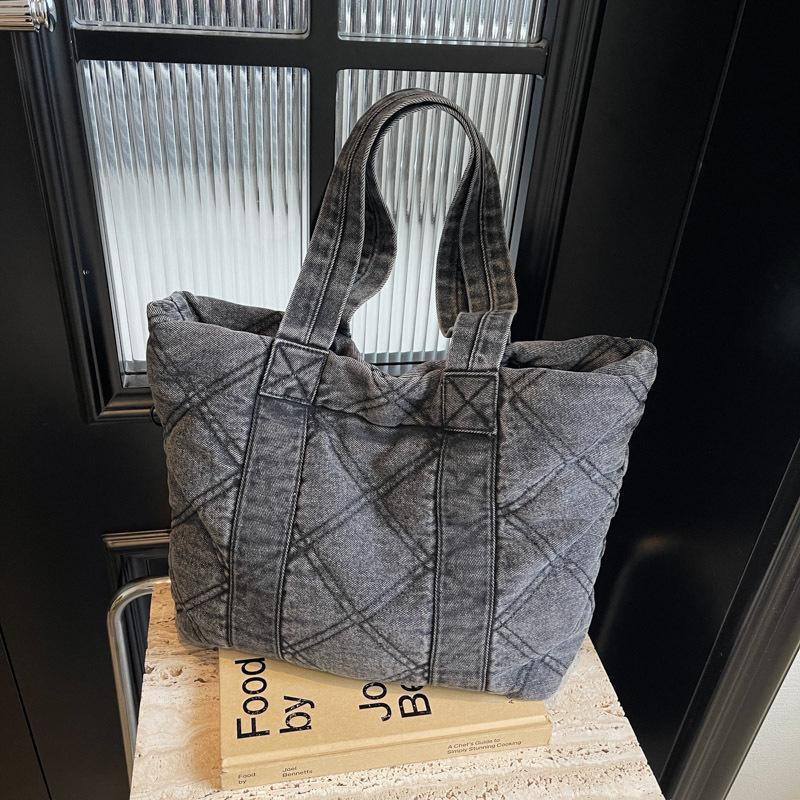 Retro large-capacity underarm bag women's 2025 new fashion denim tote bag simple shoulder commuter bag