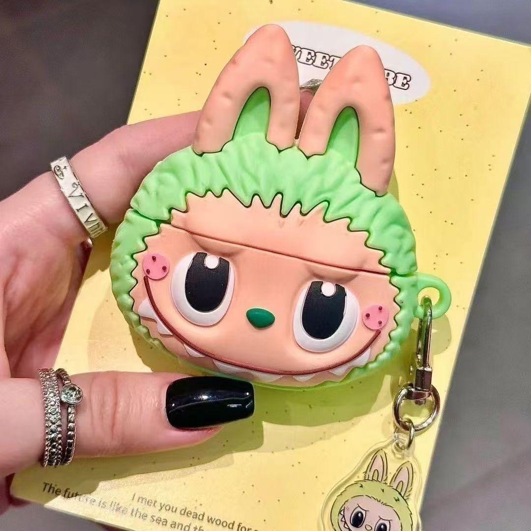 

Веселый и милый чехол для наушников Labubu подходит для беспроводных Bluetooth-чехлов для наушников Apple AirPodsPro, 1-го и 2-го поколения, нового 3-го поколения AirPods 4/4 зелёный