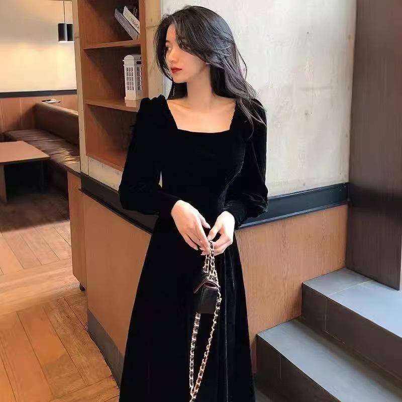 Square Neck Internet Celebrity Mid-length Long-sleeved Velvet Dress for Women In Autumn and Winter Korean Style New Slim Fit and Slim-fit Design