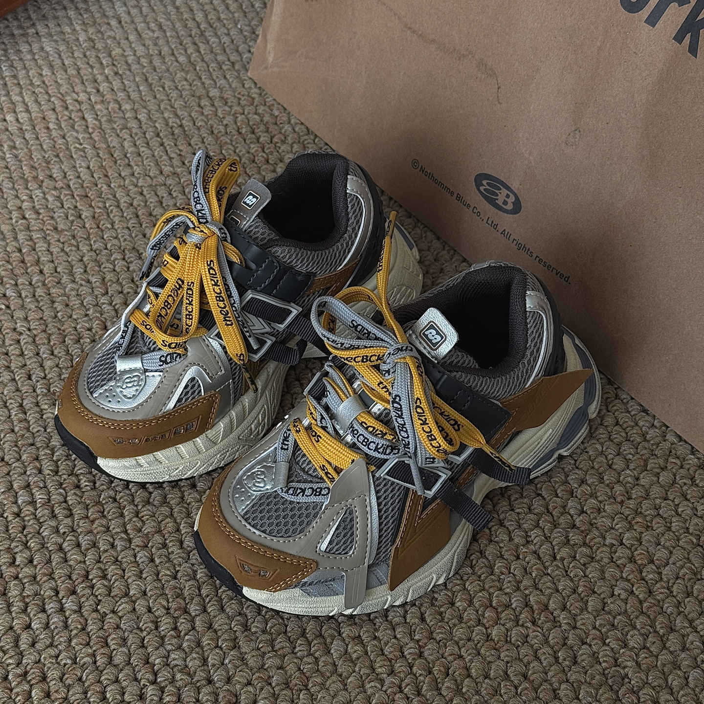 

XSHX Американские ретро детские спортивные туфли осень мальчики и девочки двойная сетка новые Вэньчжоу одноклассники амортизация липучка папины кроссовки 25