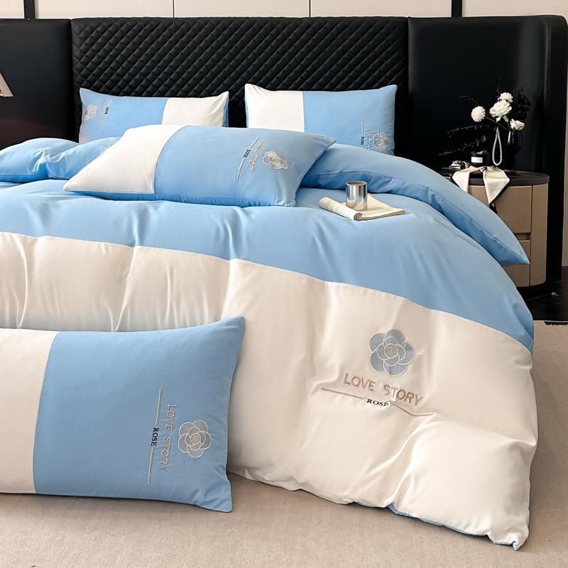 Lehký luxusní ledový hedvábný postelový čtyřdílný set oboustranný praný bavlněný vyšívaný povlak na přikrývku prostěradlo třídílný set