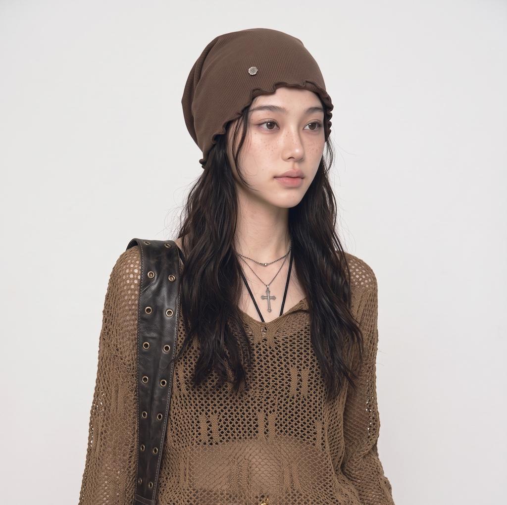 Retro simple and high-end lace button cold hat, warm in autumn and winter, plain knitted stacking hat, small headgear hat