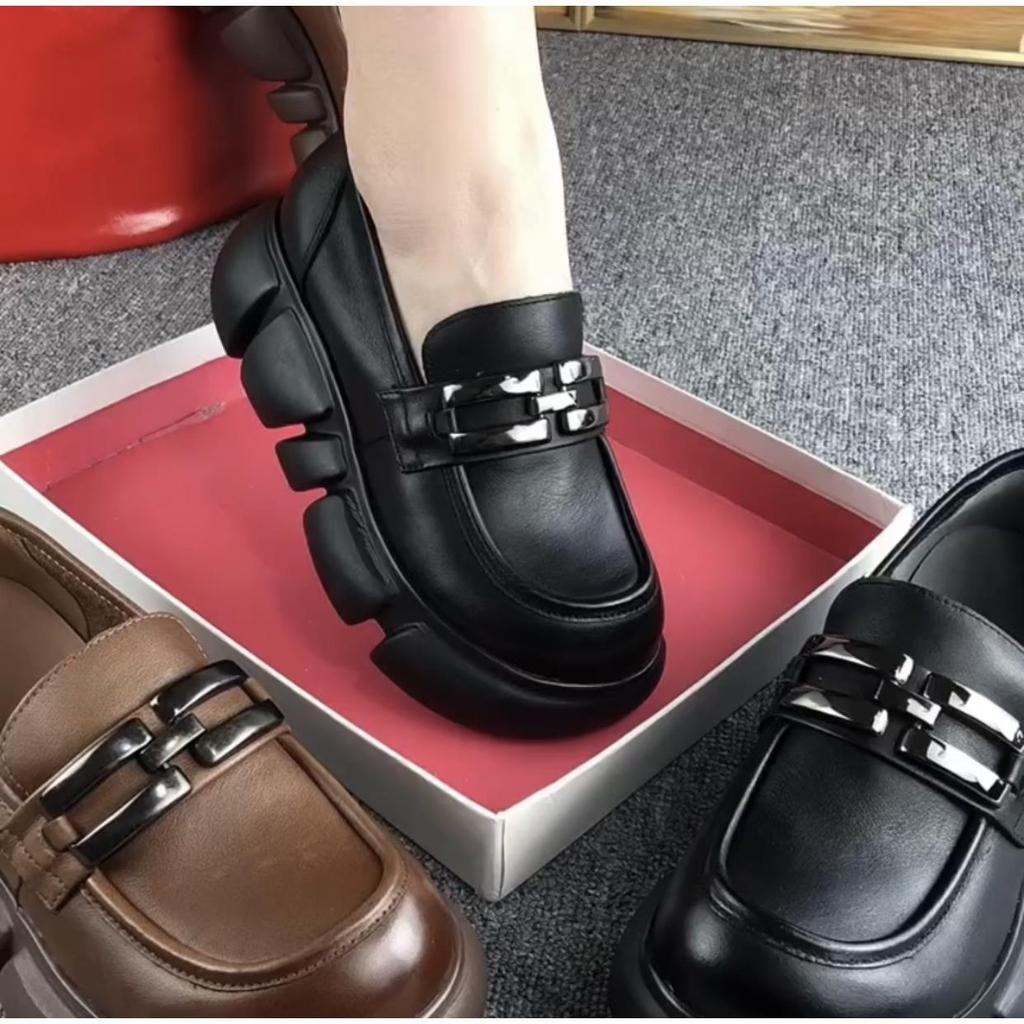 Plateau kleine Lederschuhe Damen neue Sommer- und Herbstschuhe 2025 Britischer Stil Retro Ein-Pedal erhöhende Slipper
