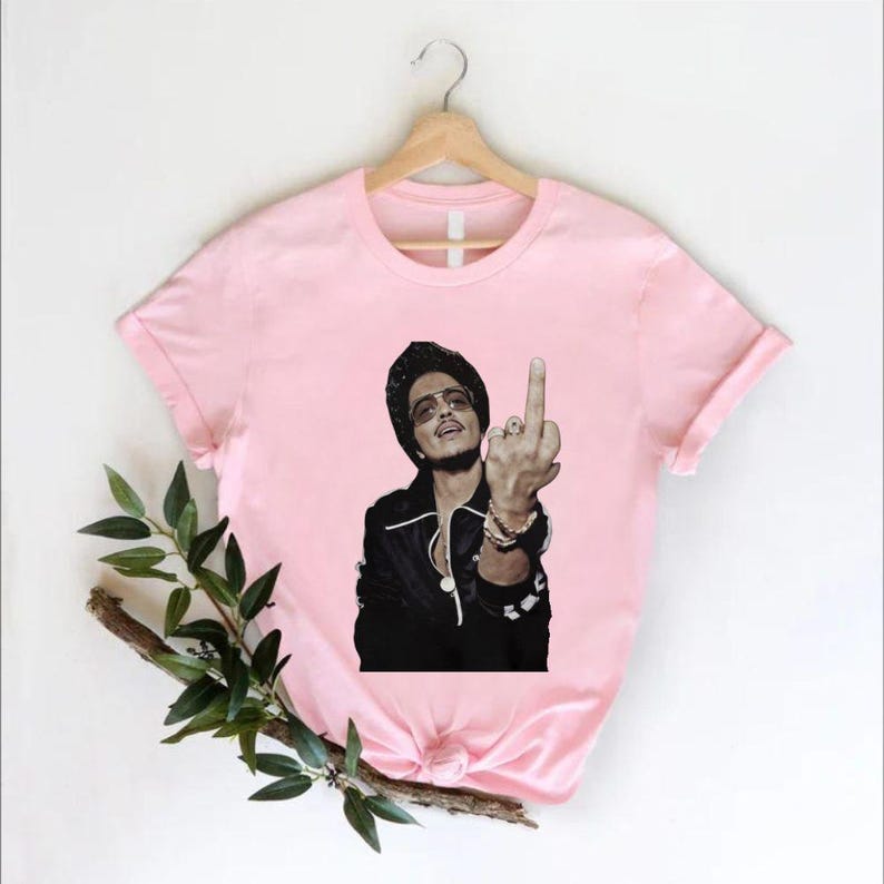 Bruno Mars Graphic T-shirt, Bruno Mars Middle Finger T-shirt, The Romantic Tour T-shirt 2026 Unisex Concert Tee, Fan Gift, Bruno Merch Style