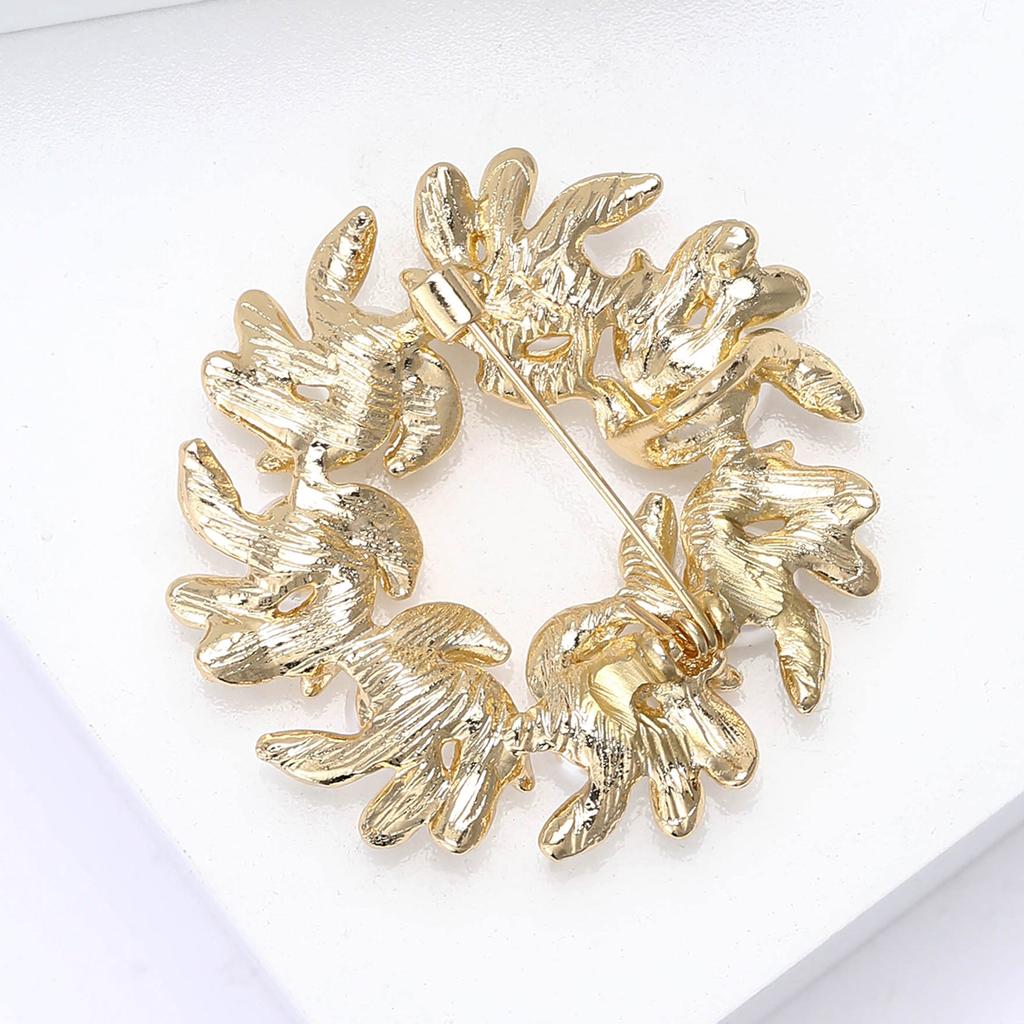 Simulation Pearl Leaf Wreath Brooch for Women Unisex Plant Lapel Pins Party Accessories Valentine's Day Gifts