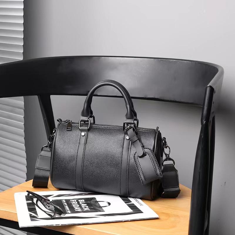 Borsa a tracolla da uomo di lusso Nuovo design di moda borsa da messaggero Uomo Pelle PU Morbida Borse a spalla da uomo Borsa a mano a forma di barile Bolsa