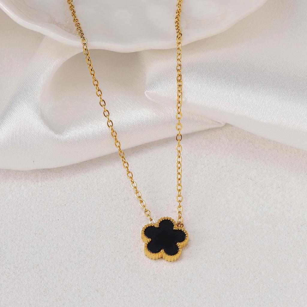 18K Gold Five-Petal Mother-of-Pearl Pendant Necklace for Women