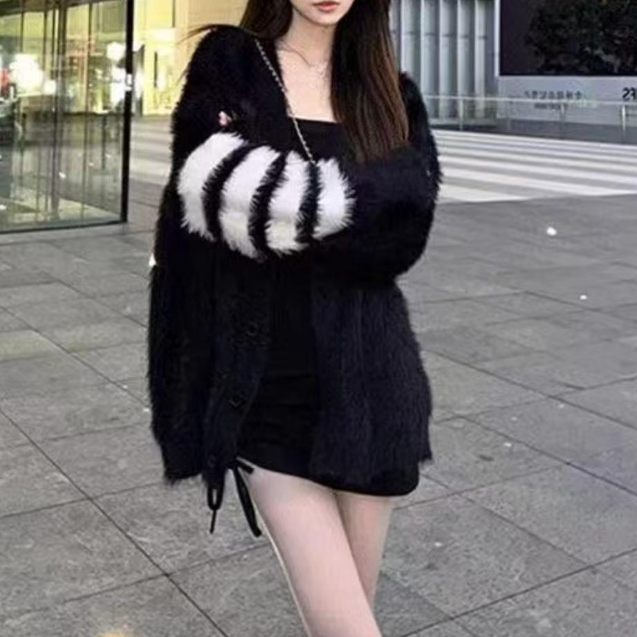 

Осень и зима имитация норки бархат вязаный кардиган топ женский универсальный свободный ленивый ветер свитер куртка дизайн сшивной one size fits all чёрный