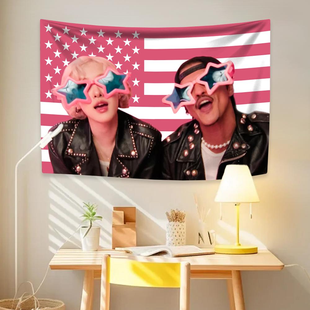 

Поп-певица Розы Гобелен Милое Музыкальное Искусство APTs Принты Украшение Дома Спальня Общежитие Фон Концертный Баннер Подарок для Поклонников 29x37in