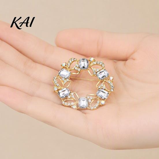 Bag Decoration Pin Women Rhinestone Hollow Wreath Brooch, Dainty Decorative Badge Daily Wear Jewelry Pin, Sweater Cardigan Coat Dress Accessories
