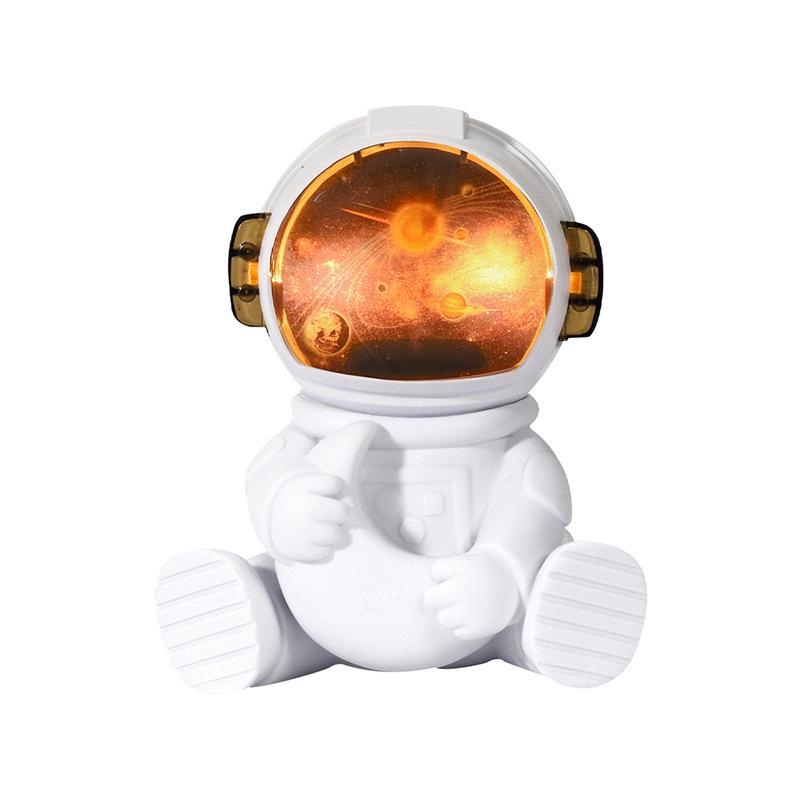 USB-Powered Astronaut Desktop Humidifier - Cute & Compact for Students