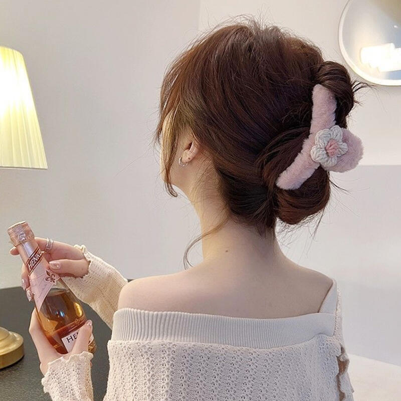 SP Knit Faux Fur Mink Half-Tie Hair Clip brown