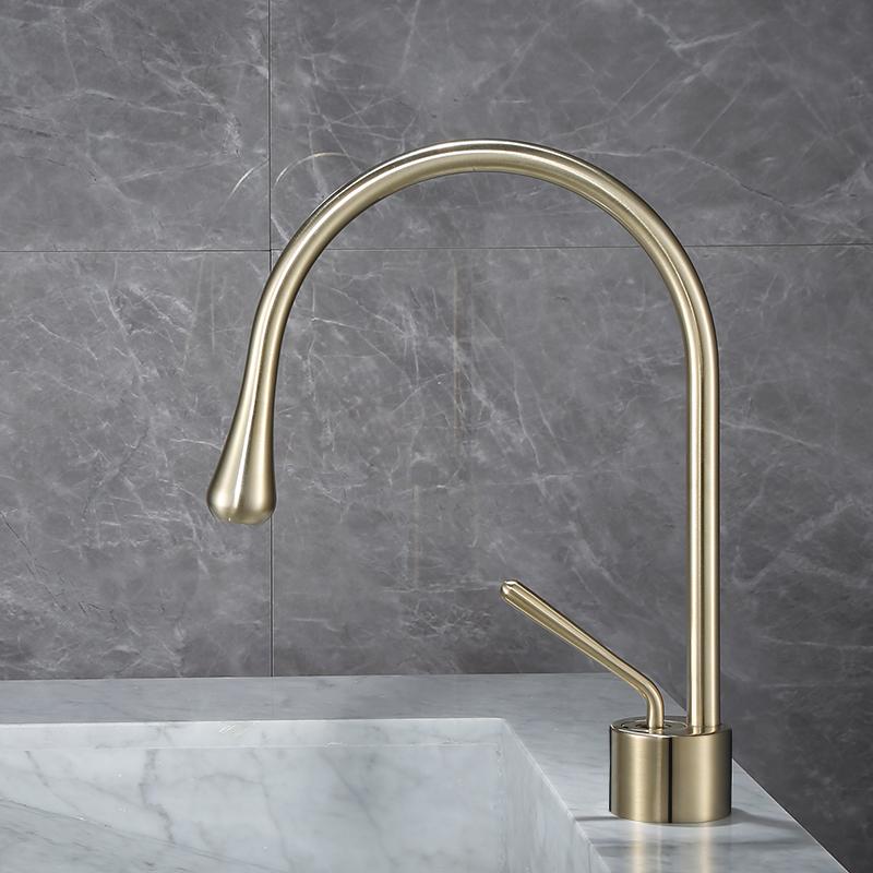 Tuqiu Brúsená zlatá kúpeľňová batéria  Umyvadlová batéria Teplá studená Čierna drezová batéria Mosadzná batéria   Kuchynská batéria Otočný drezový vodovodný kohútik