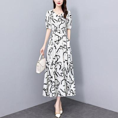 Slim-Fit Summer Plus Size Waist-Cinching Polyester Dress for Middle-Aged Women