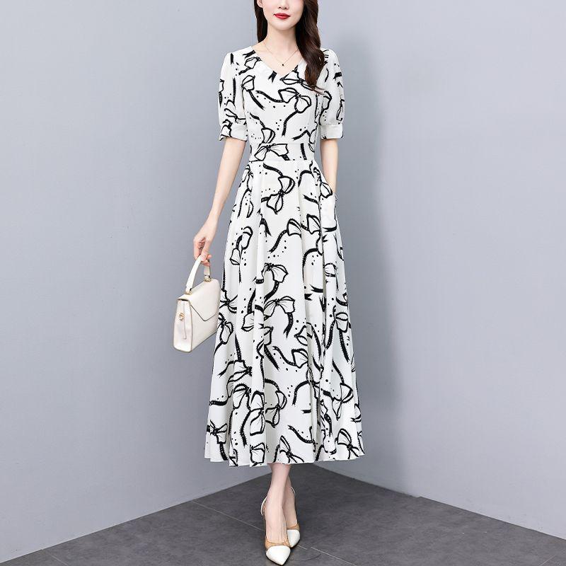 Slim-Fit Summer Plus Size Waist-Cinching Polyester Dress for Middle-Aged Women