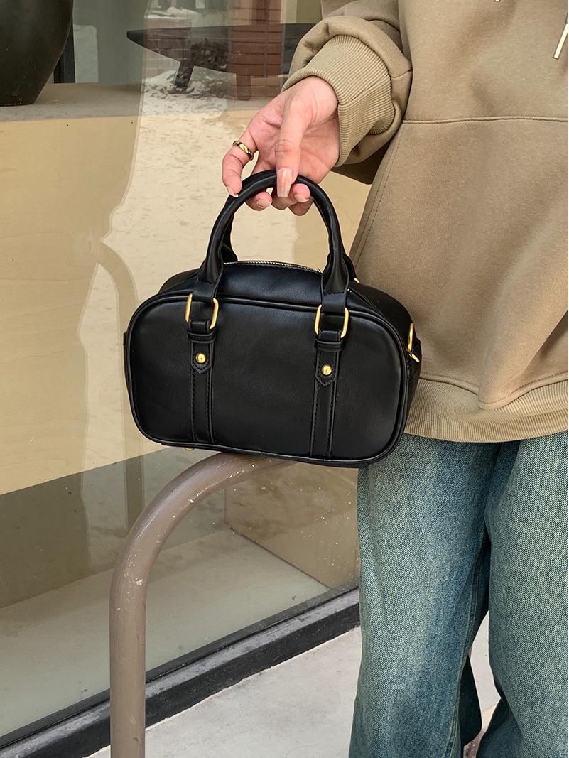 Maillard 2026 Retro Korean Postman Bowling Bag: Women s Shoulder & Messenger Handbag чёрный