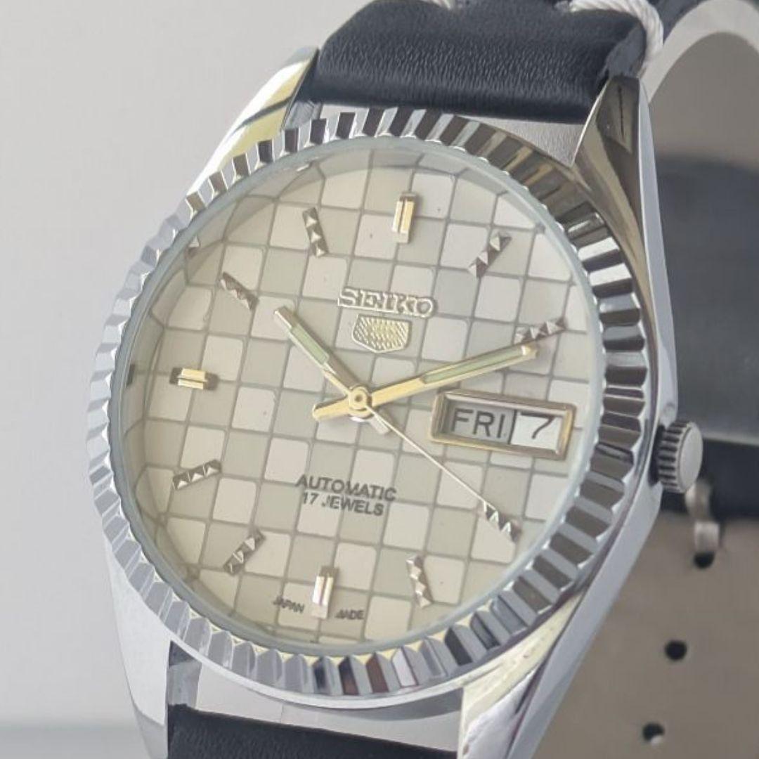 [Overhauled/working item] Seiko 5 automatic winding 80s Vintage  Rare white checkered dial