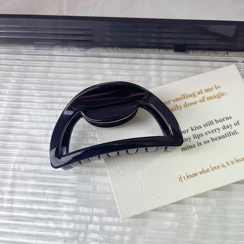 

Корейская Новая Мода 6,8 см Среднего Размера Полукруглый Полый Зажим для Волос Простой Желейный Цветной Акриловый Зажим-Акула Аксессуары для Волос Hair Claws