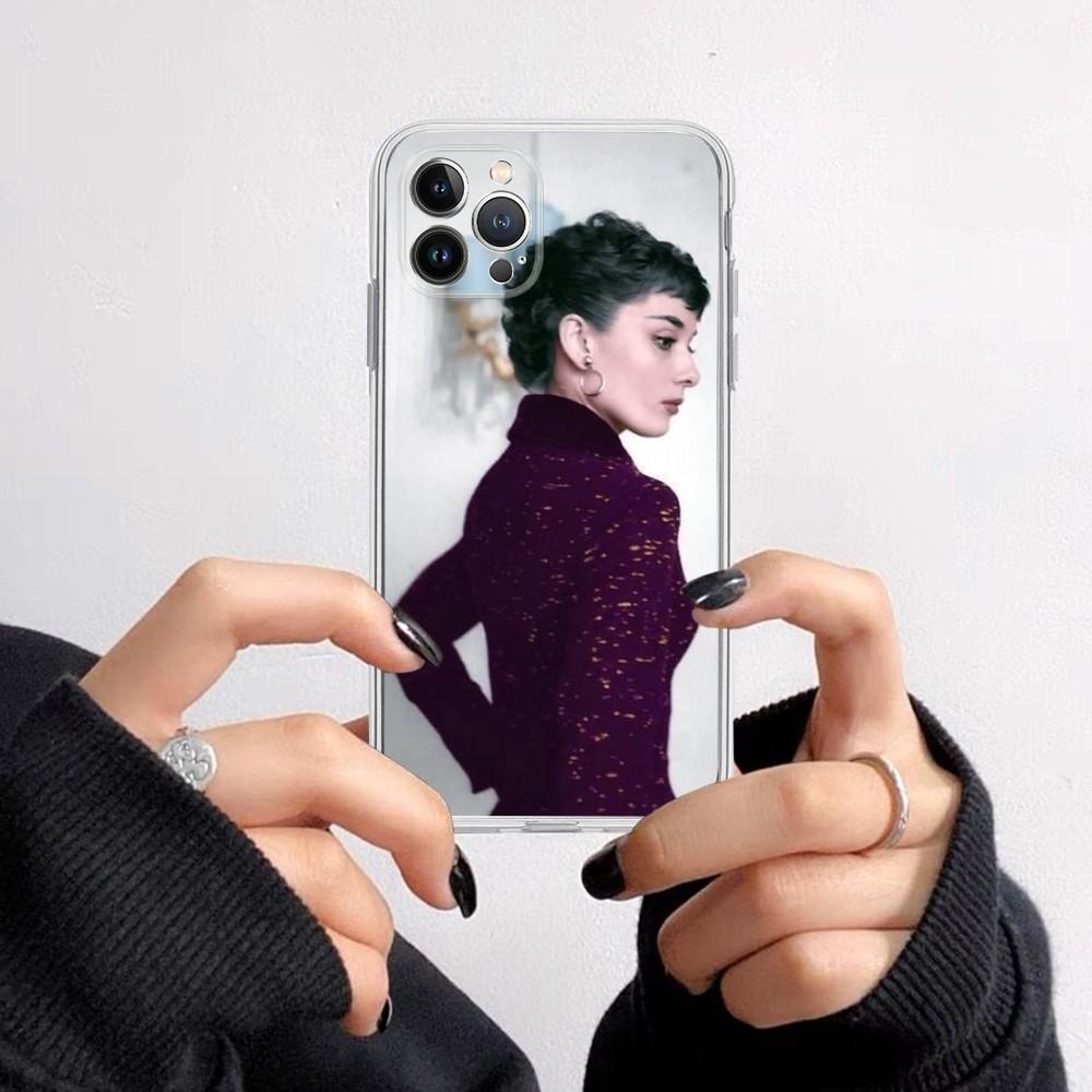 Audrey Hepburn Phone Case for iPhone 16 15 8 7 6 6S Plus X SE XR XS 14 11 12 13 Mini Pro Max Mobile Case