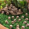 20pcs Small Skulls Horror Atmosphere Decorative Statues, Mini Skull Ornaments, Halloween Holiday Horror Decoration Props