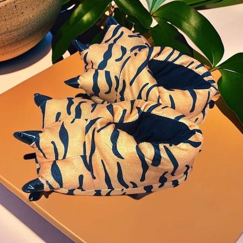 Dinosaur Claw Plush Slippers - Cozy Indoor Cotton for Couples