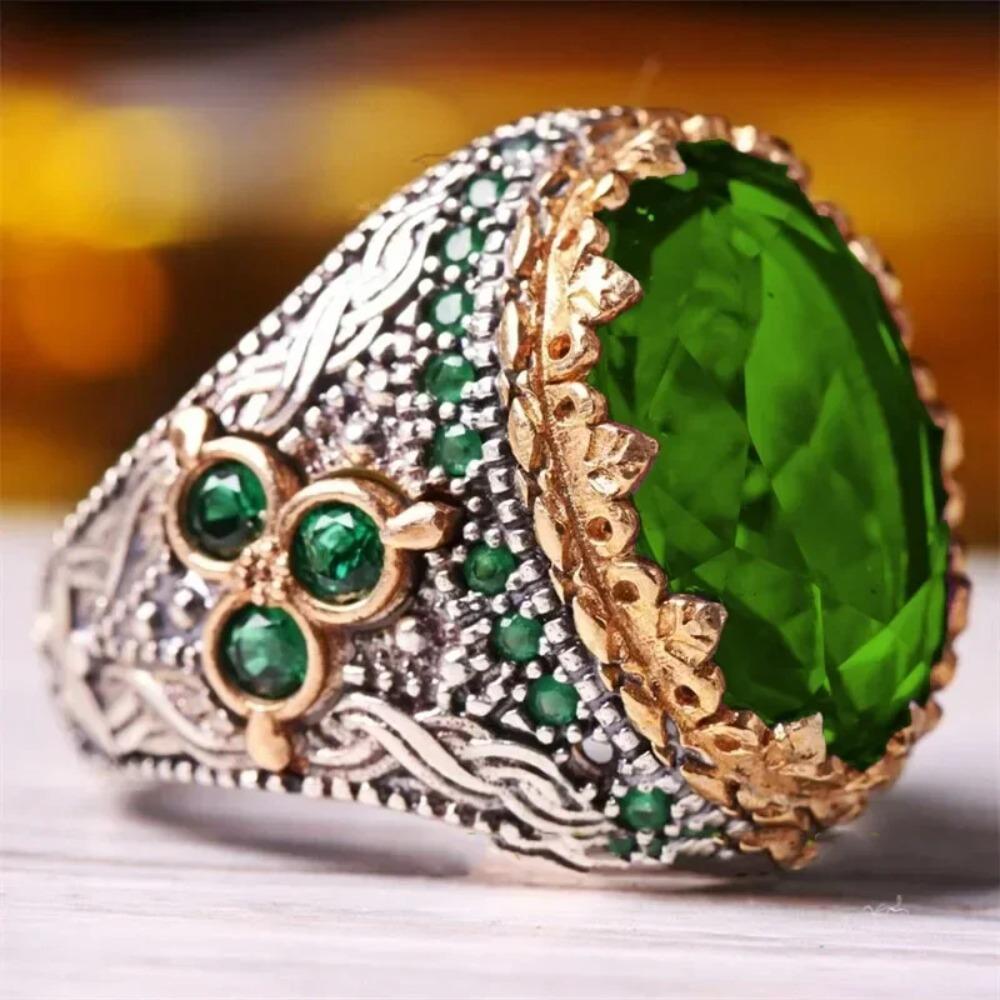 New Inlaid Emerald Mens Luxury Ring Retro Domineering Personality Jewelry for Banquet Party Gifts