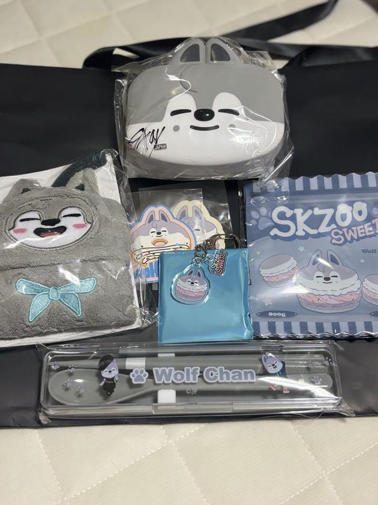 [USED] StrayKids Loop Towel Bang Chan and Wolfchan