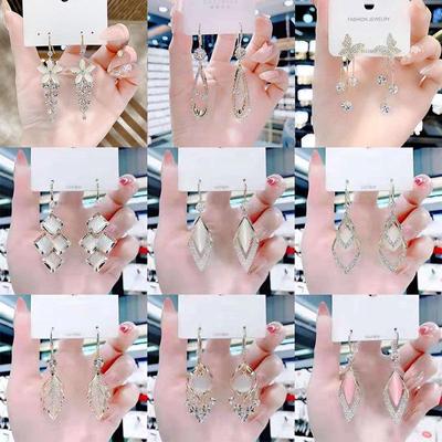 Brincos de Diamante Olho de Gato para Mulheres - Elegante Estilo Coreano, Luxo Leve, Design Fino, Perfeito para Primavera e Verão