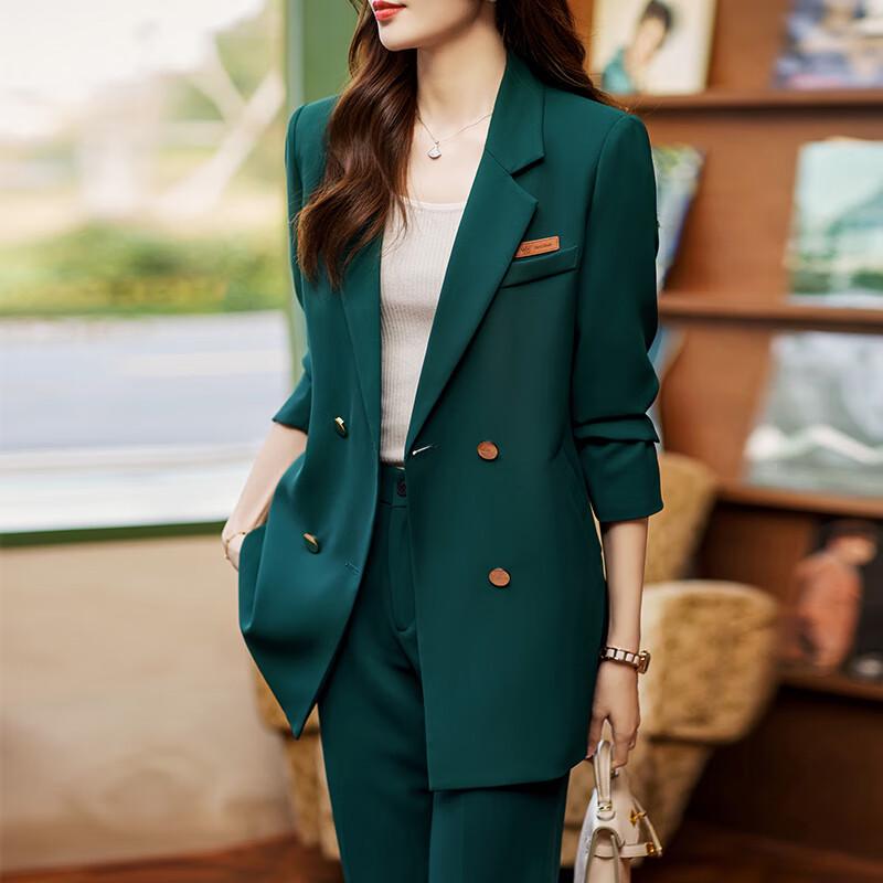 

Двубортный костюм Trolman S