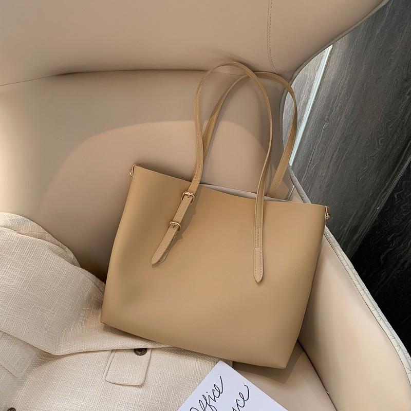 IELGY tote messenger handbag women s large bag large capacity all-match western style