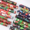 Feestelijk Cadeaupapier Set: Cartoon Kerst & Nieuwjaar Ontwerp met Tissuepapier