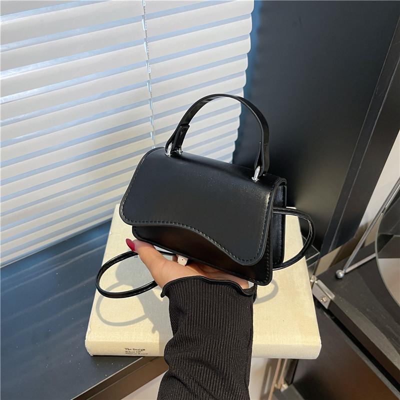 Autumn new shoulder messenger bag small square bag trendy temperament simple fashion popular handbag