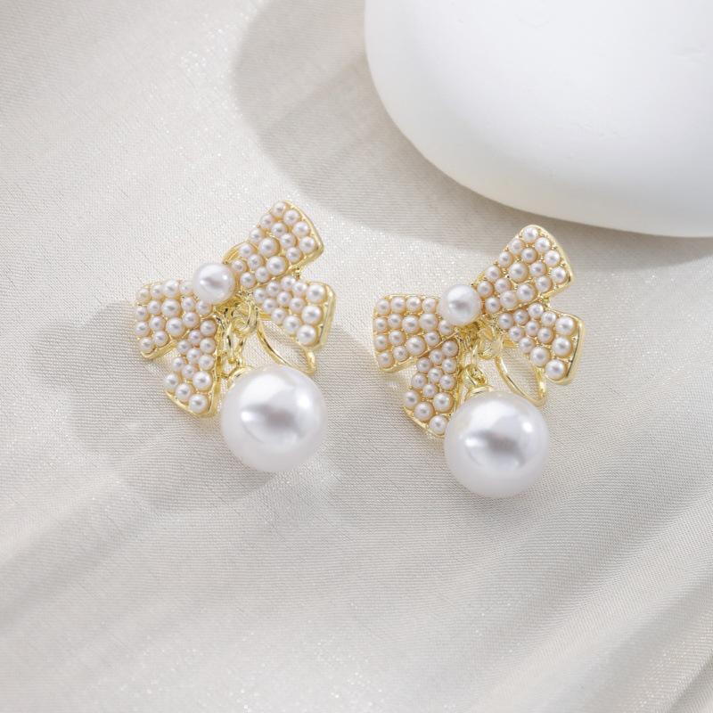 Orecchini Dolci da Fatina Stile Coreano Senza Foro: Design Versatile, Chic e di Alta Gamma per Zampironi.