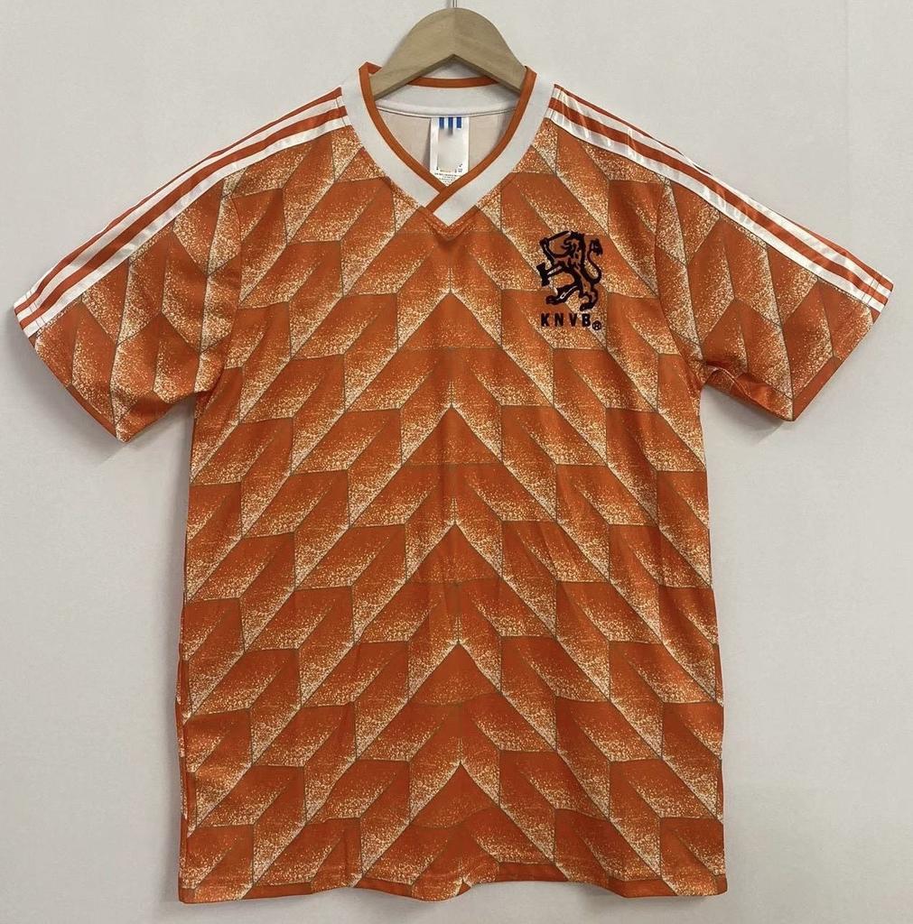 Source: Retro football uniform: Brazil-Real Madrid-Manchester United nostalgic version short-sleeved jersey