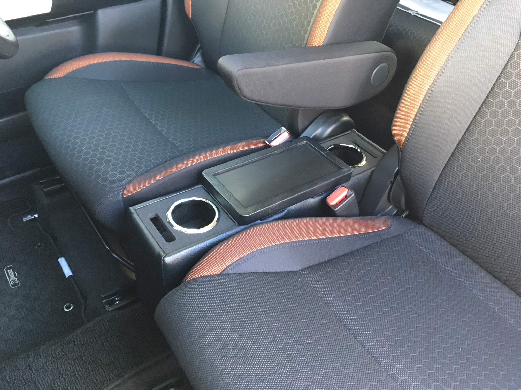 

Ito Seisakusho Консольный бокс для Toyota Crossby XBC-1 (черный) чёрный