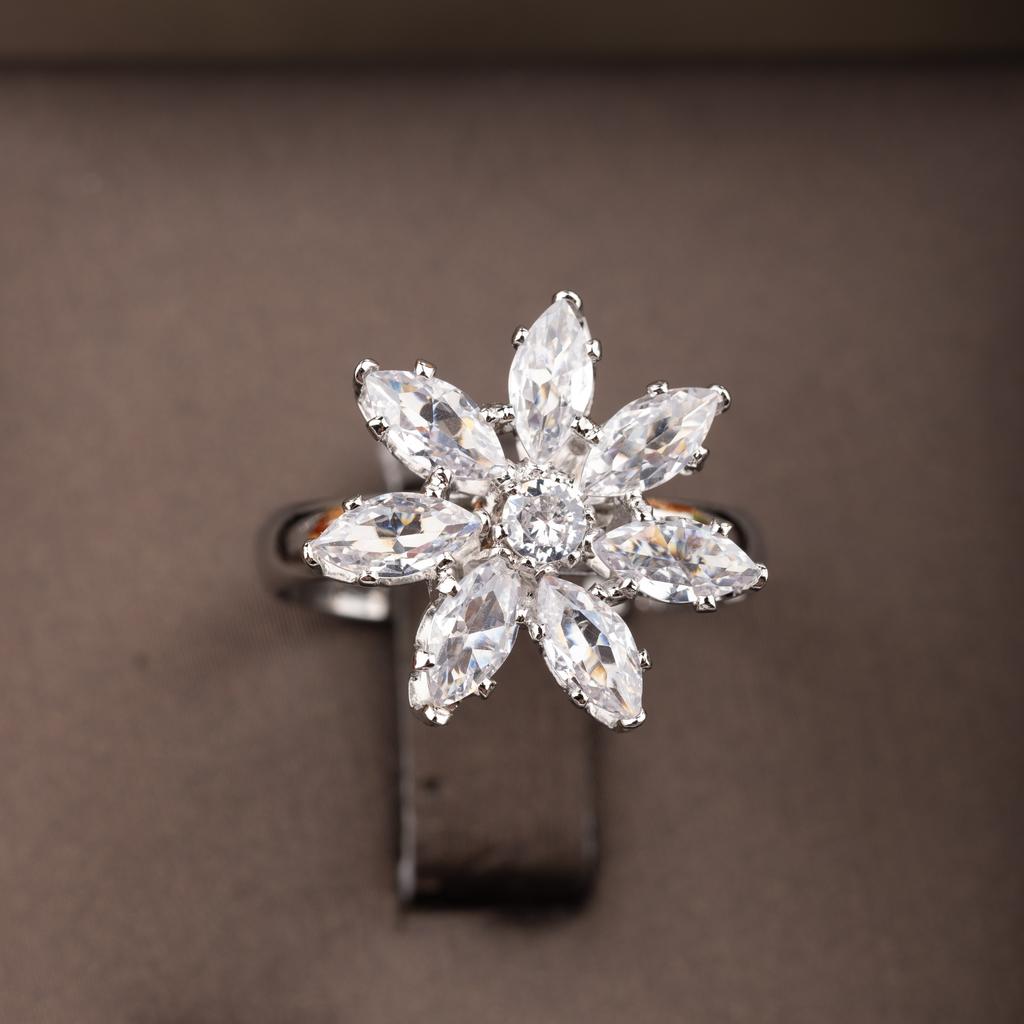 A set of elegant cubic zirconia jewelry with a floral design, perfect for women to wear at weddings and parties