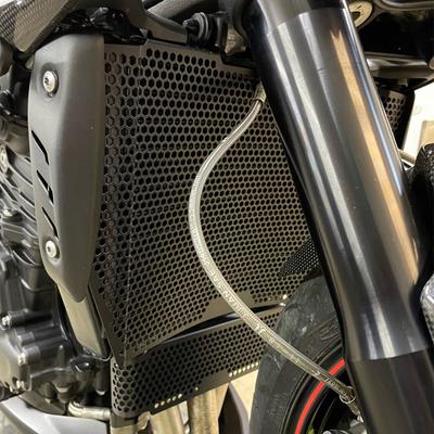 Für Speed ​​Triple S / RS Motorrad Kühlerschutz Schutz Grille Abdeckung Ölkühler Schutz Triple 1050 S / RS 2016 2017