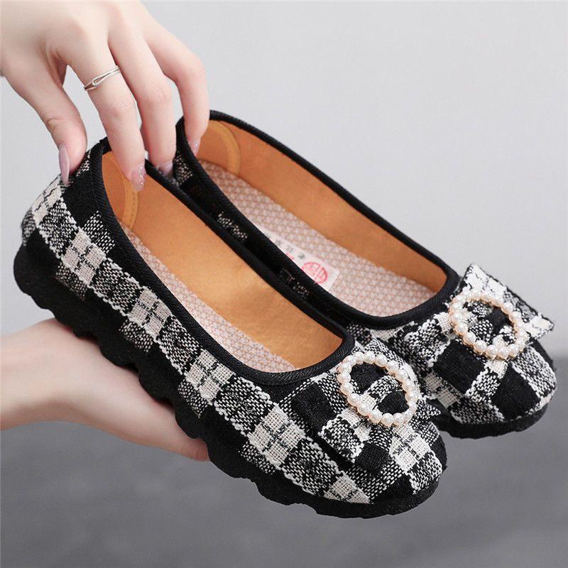 Spring and Summer Women's Cloth Shoes Singles Shoes Flat Bottomed Mom Shoes Soft Sole for One Foot