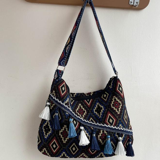 Embroidery Tote Bag for Women Aesthetic Canvas Shoulder Bag with Pocket Reusable Tote Bag for Work Shopping Women's Large Crochet Beach Bag Hobo Bag