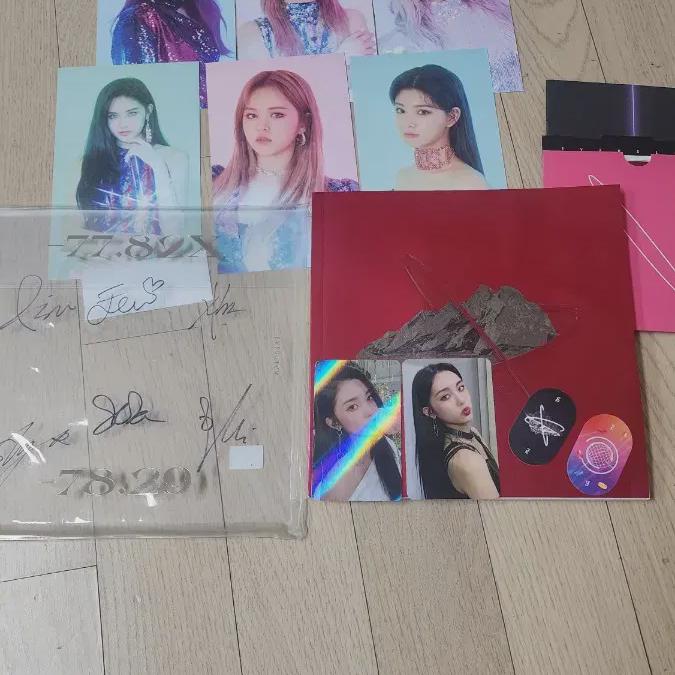

A Batch Of Components Including The Everglow Autographed Album Foca