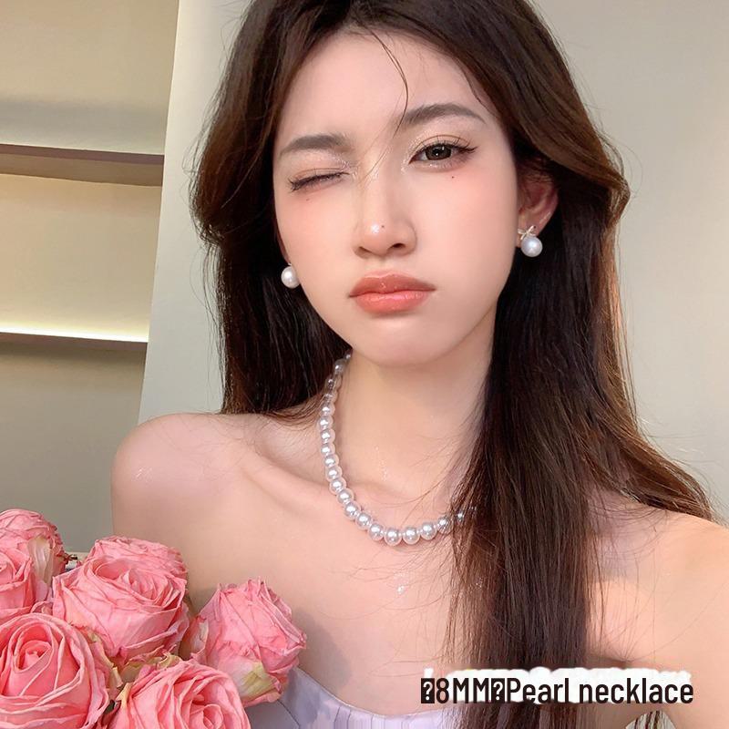 Luxury Korean Bucklo Pearl Necklace for Women: All-Match Love Pendant Clavicle Chain