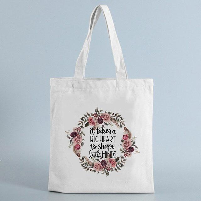 Chce to velké srdce formovat malé mysli Plátěná opakovaně použitelná nákupní taška Učitel Ramenní látkové tašky Módní dárek Nákupní taška