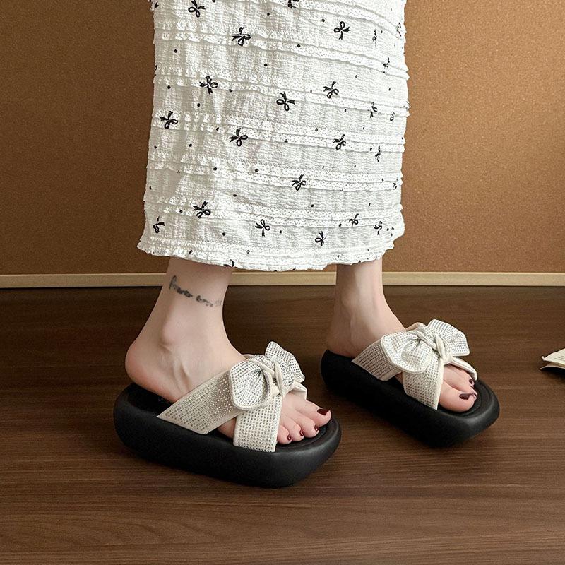 

Thick-bottomed bow one-word women s summer 2025 new fashion versatile trend wear sandals casual slippers 40