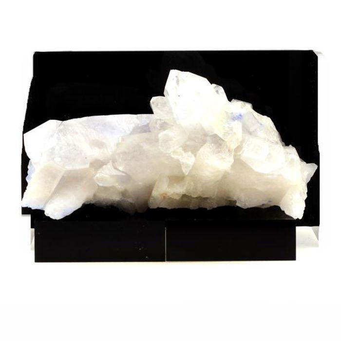 Pierres et Minéraux. Quartz + Dumortierite. 2669.0 ct. Vaca Morta quarry, Bahia, Brésil.