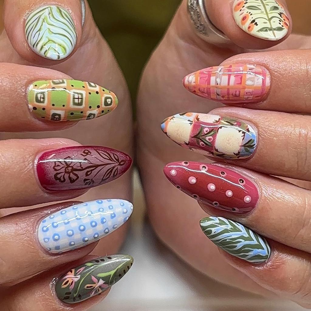 24PCS Short Oval Press On Nails Cute Colorful Flowers False Nails Wearable Blue Plaid Stripes Sweet Ins Fake Nails Acrylic Tips
