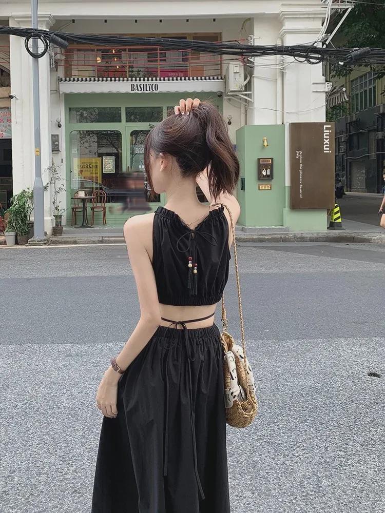 Damen Neckholder Quastenkleid: Hohle Taille, Bindegürtel, Slim Fit Langer Rock, Urlaubsstil.