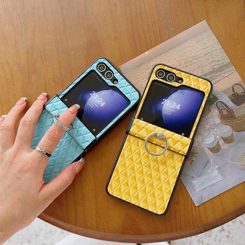For Samsung Galaxy Z Flip7 FE 5G/Z Flip6 5G Rhombus Imprinted PU Leather Coated PC Phone Cover with Ring Kickstand