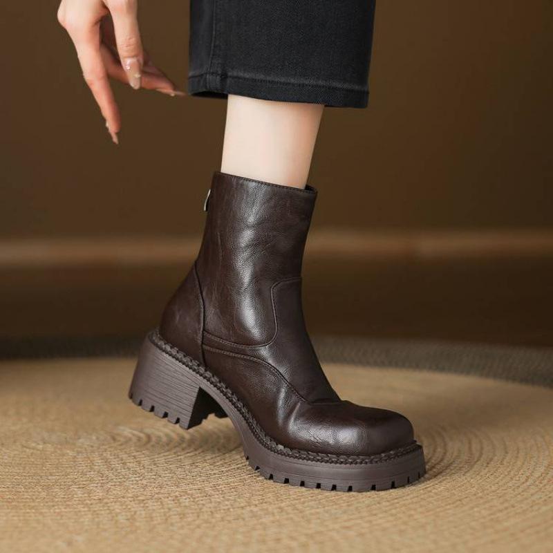 Autumn and winter solid color medium heel large size Martin boots rear zipper comfortable thick sole non-slip square heel leather boots Korean versio